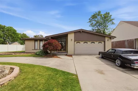 Exterior - 14137 Cranbrook St, Riverview, MI 48193 photo 15 of 15