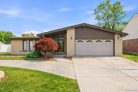 14137 Cranbrook St, Riverview, MI 48193
