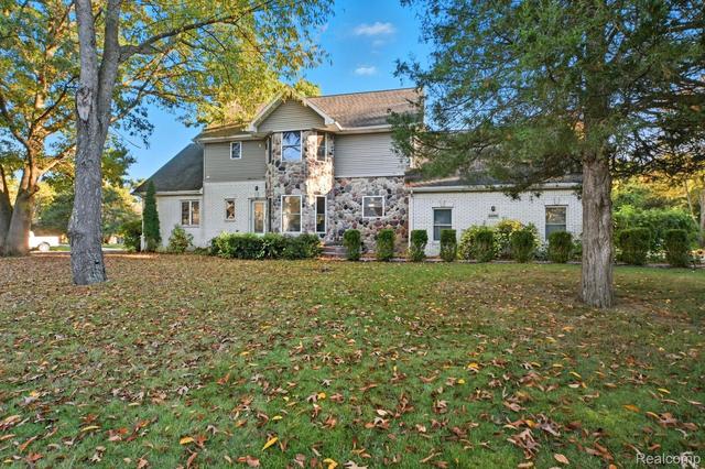 3590 Habitat Trl, Pinckney, MI 48169