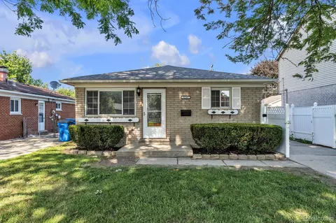4197 Monroe St, Dearborn Heights, MI 48125