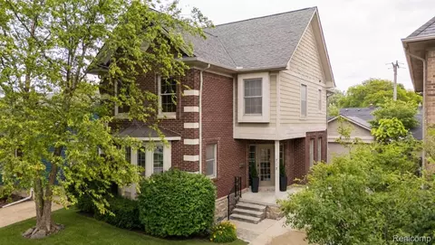 717 S Kenwood Ave, Royal Oak, MI 48067
