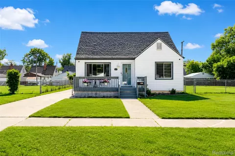 6041 Gilman St, Garden City, MI 48135