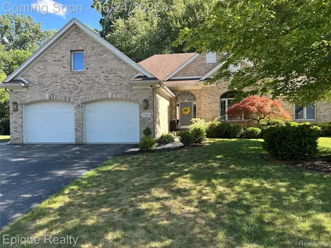 3333 Hemmingway Ln, Bedford, MI 48144