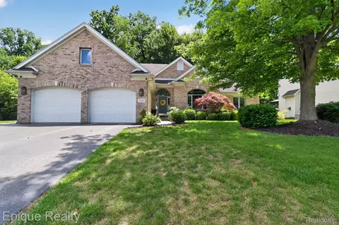 3333 Hemmingway Ln, Bedford, MI 48144