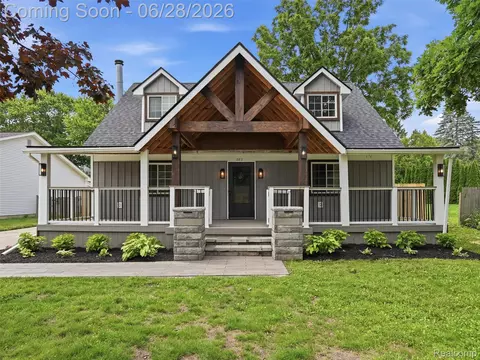 282 E Gates St, Romeo, MI 48065