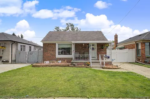 13085 Orchard Rd, Southgate, MI 48195
