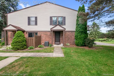 7777 Pontiac Lake Rd, Waterford, MI 48327