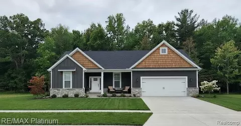 13283 Westwinds Dr, Fenton, MI 48451