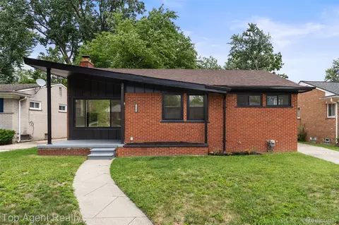 24300 Seneca St, Oak Park, MI 48237