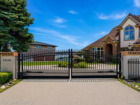 33124 N River Rd, Harrison, MI 48045