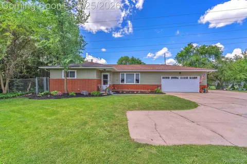 8016 Pardee Rd, Taylor, MI 48180