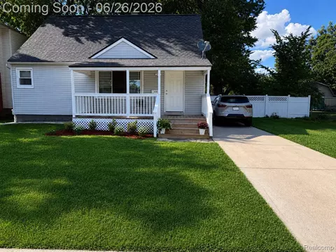 28546 Marquette St, Garden City, MI 48135