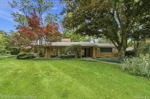 4190 Valley Forge Rd, Bloomfield Hills, MI 48301