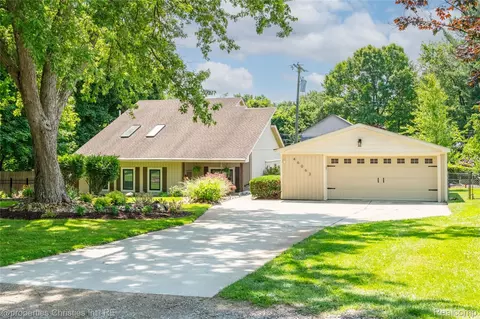 46063 Neeson St, Northville, MI 48167