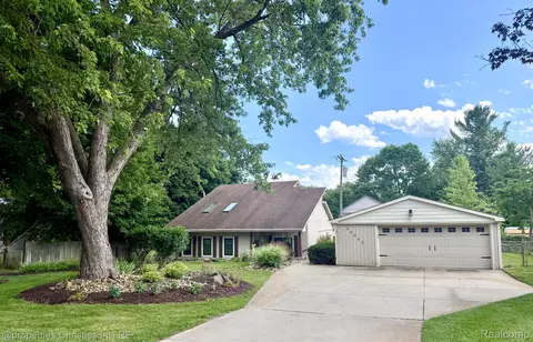 46063 Neeson St, Northville, MI 48167