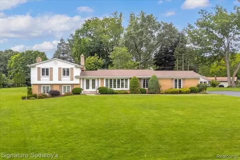 6851 Meath Hunt Cir, Troy, MI 48098