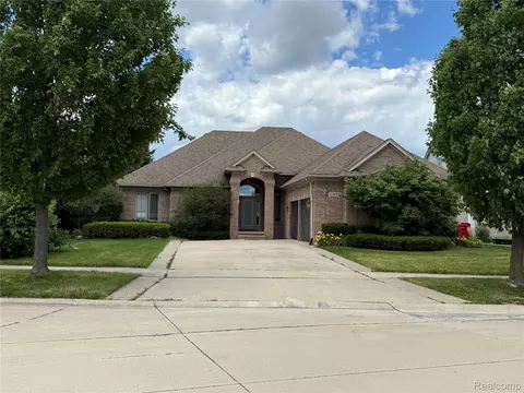 21683 Trevor Ct, Macomb, MI 48044