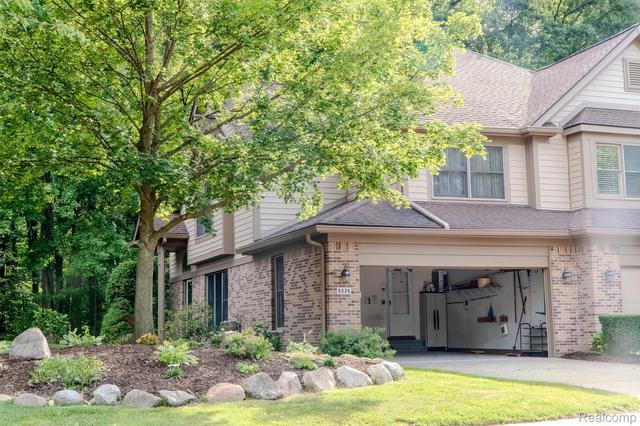 5235 Royal Vale Ln #70, Dearborn, MI 48126