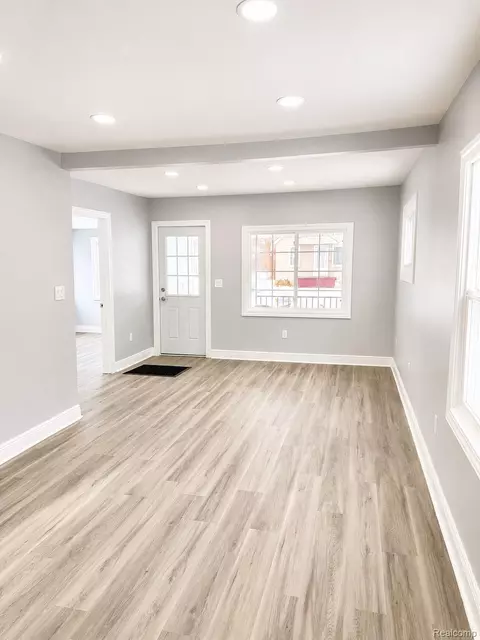 Living - 7236 Studebaker Ave, Warren, MI 48091 photo 1 of 2