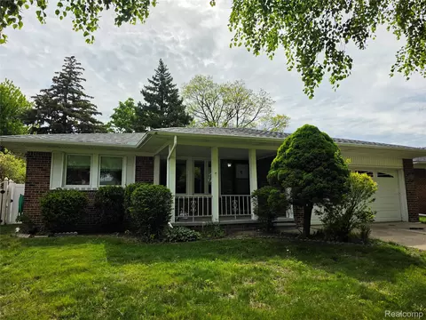 12815 Shery Ln, Southgate, MI 48195