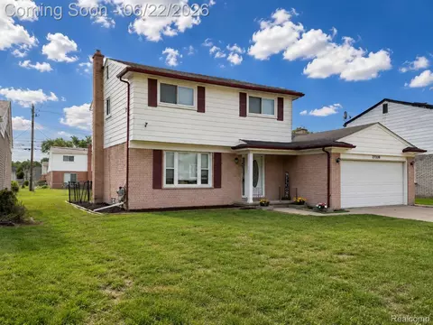 27336 Pierce St, Southfield, MI 48076