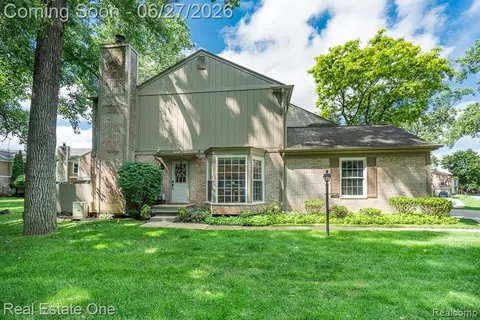 1222 Kings Cove Ct #244, Rochester Hills, MI 48306