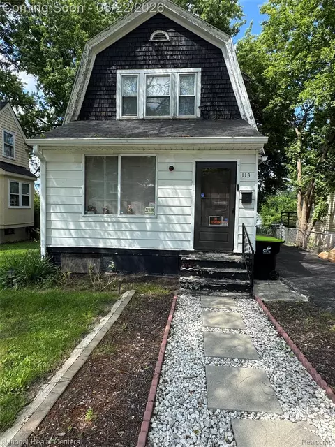 113 Kemp St, Pontiac, MI 48342