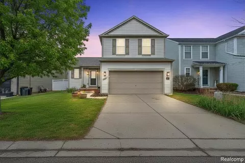 10140 Fieldway Trl, Grand Blanc, MI 48442