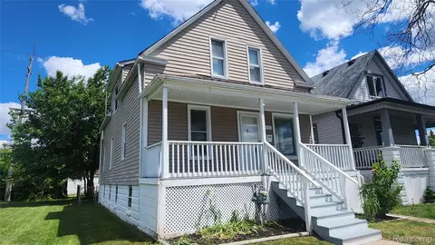 876 Vinewood St, Wyandotte, MI 48192