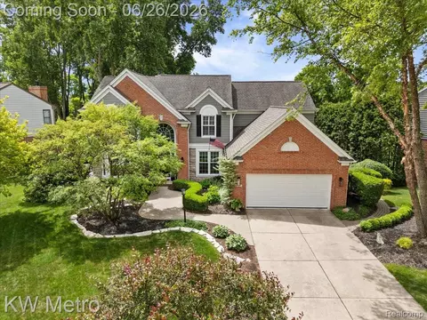 1393 Lake Shore Blvd, Orion, MI 48362