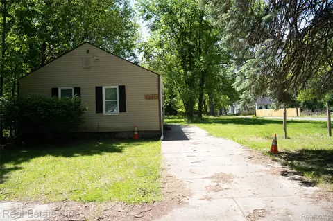 22675 Santa Maria St, Detroit, MI 48219