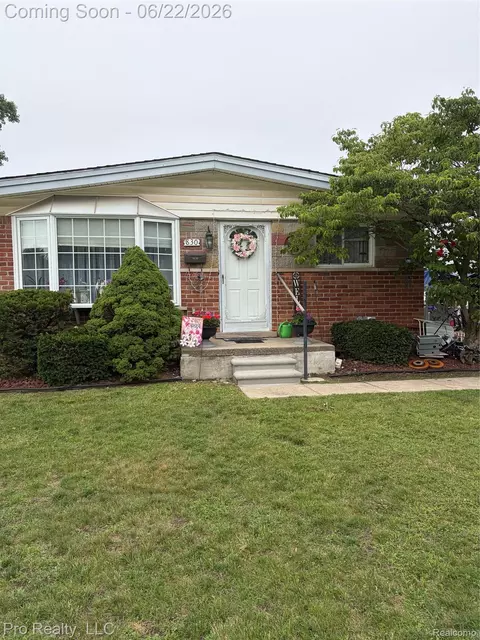 830 S Venoy Rd, Westland, MI 48186
