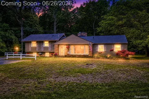 24193 Kraft Pl, Brownstown, MI 48174
