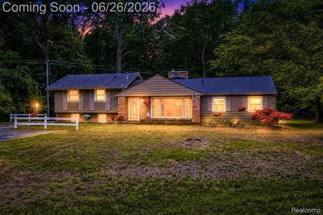 24193 Kraft Pl, Brownstown, MI 48174