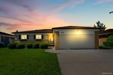 3535 Hein Dr, Sterling Heights, MI 48310