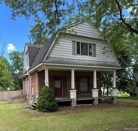 5062 Mcluney St, Fairgrove, MI 48733