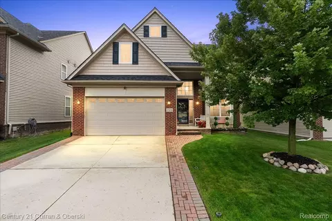 27476 Belgrave Pl, Novi, MI 48374