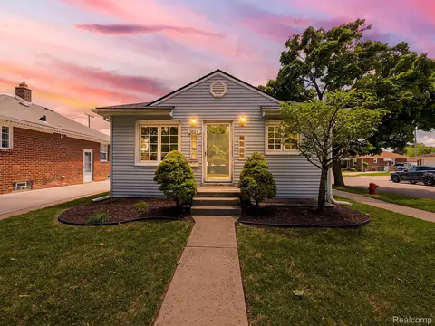 3029 Ferris Ave, Lincoln Park, MI 48146