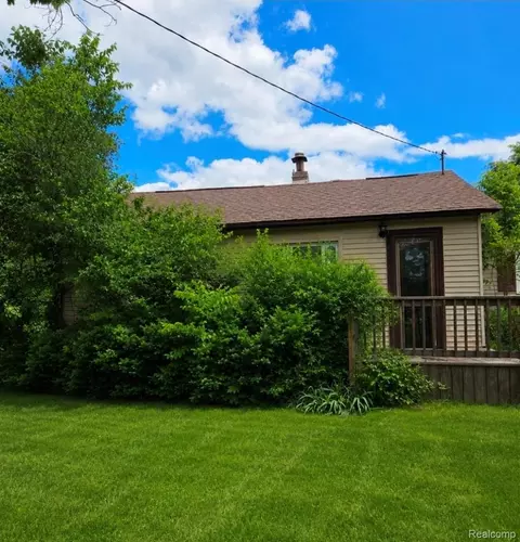 4733 Jamm Rd, Orion, MI 48359