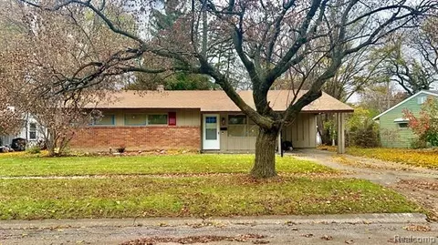1918 Carmanbrook Pkwy, Flint, MI 48507