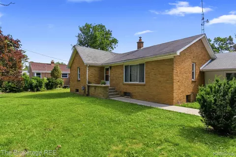 3290 Drexel Ave, Flint, MI 48506 photo 3