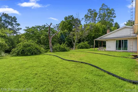 3290 Drexel Ave, Flint, MI 48506 photo 4