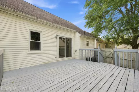 2015 Gold Ave, Flint, MI 48503 photo 5