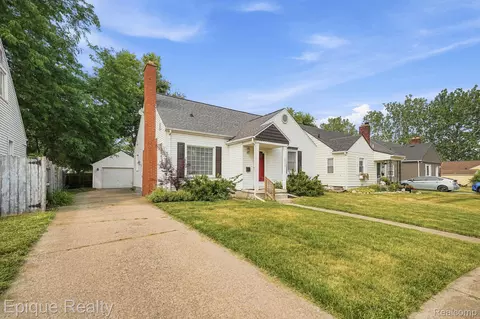 2015 Gold Ave, Flint, MI 48503 photo 2