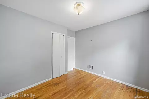 2015 Gold Ave, Flint, MI 48503 photo 18