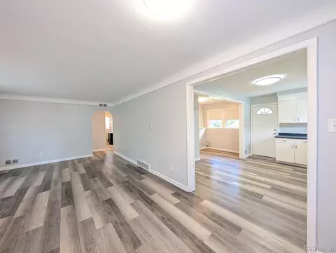 3613 Cherokee Ave, Flint, MI 48507 photo 6