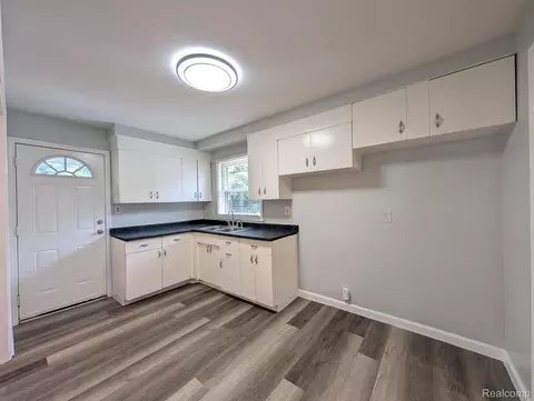 3613 Cherokee Ave, Flint, MI 48507 photo 8