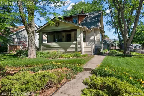 233 E Farnum Ave, Royal Oak, MI 48067