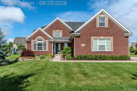 23839 Enclave Dr, Lyon, MI 48178