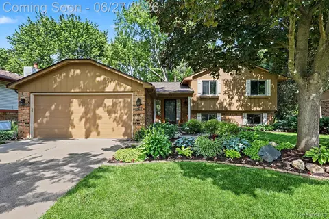 5134 Old Cove Rd, Independence, MI 48346